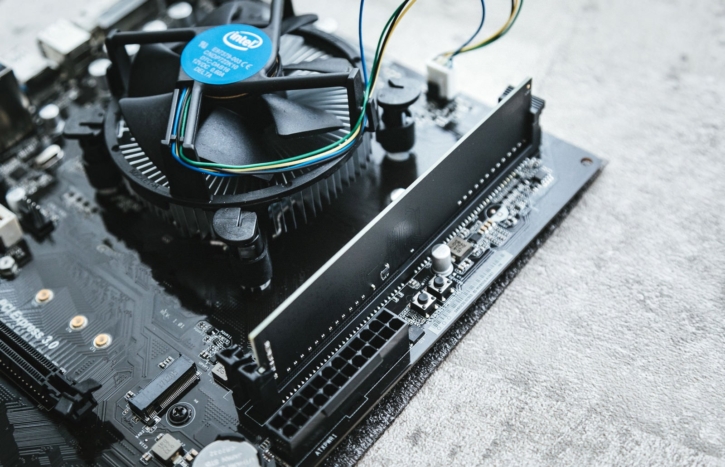 IT関係の「CPU」という言葉の読み方(発音)とは?何の略? | IT資格マニアのエンジニア技術ブログ×英語